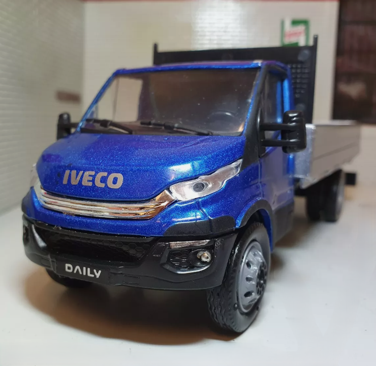 Iveco 2014 Daily (Various Body Types Available) 15873 NewRay 1:36