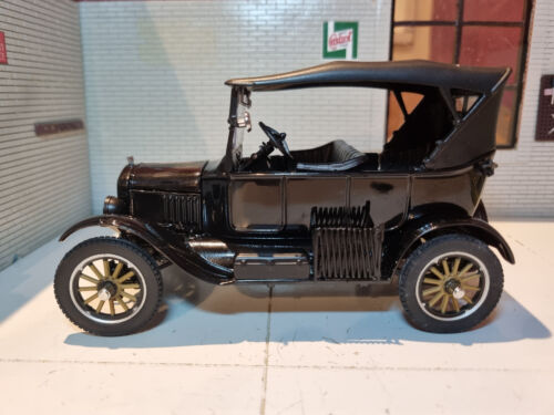 Ford 1925 Modell T Touring #1903 Sunstar 1:24