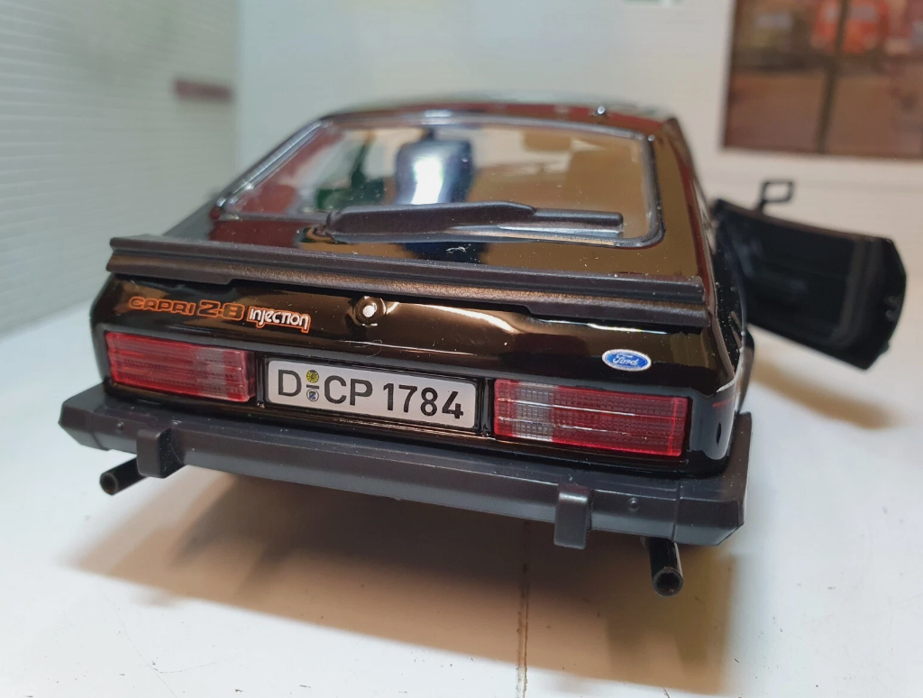 Ford 1982 Capri Mk3 21093 Bburago 1:24
