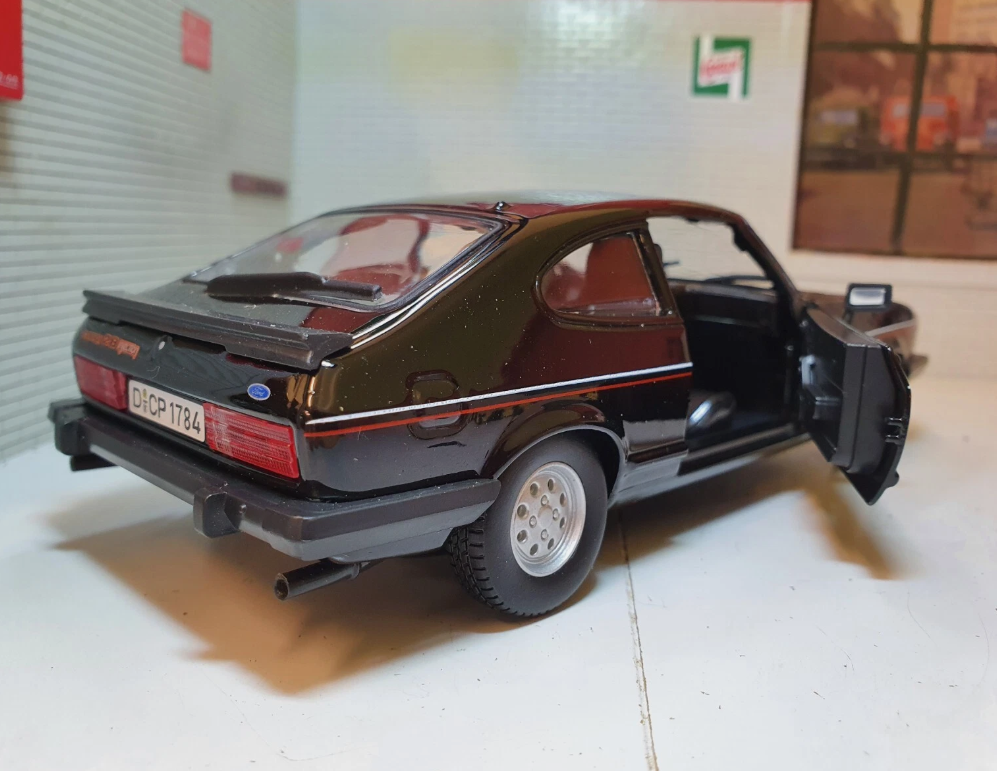Ford 1982 Capri Mk3 21093 Bburago 1:24