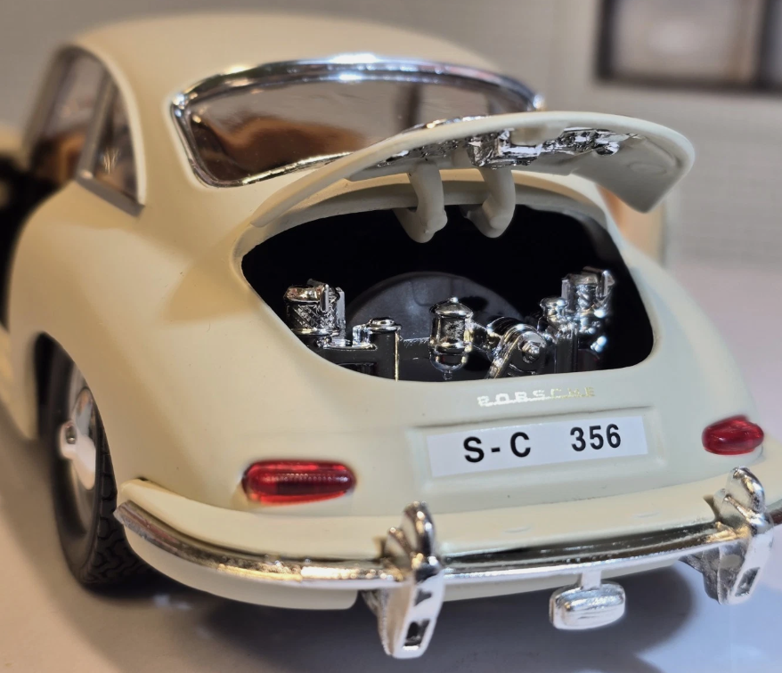 Porsche 1961 356B Coupe 22079 Bburago 1:24