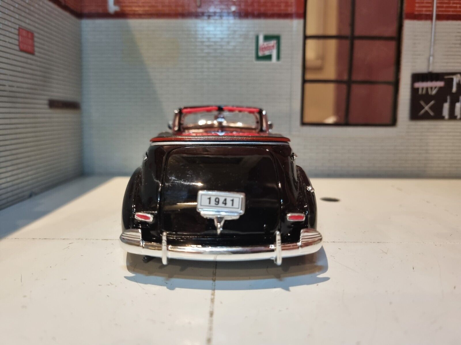 Chevrolet 1941 Special Deluxe Cabrio 22411 Welly 1:24 – Emberton
