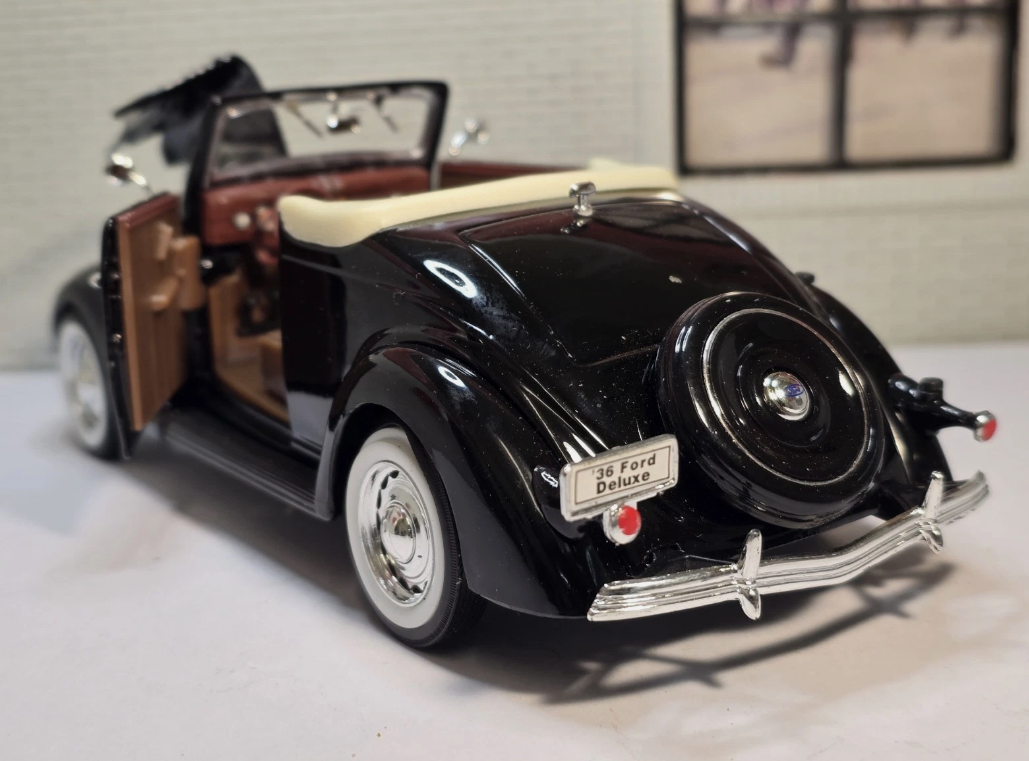 Ford 1936 Deluxe Cabriolet 22422 Welly 1:24