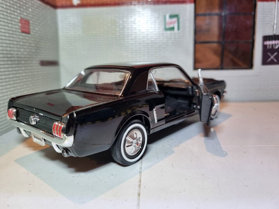 Ford 1964 Mustang 1/2 Coupe 22451 Welly 1:24
