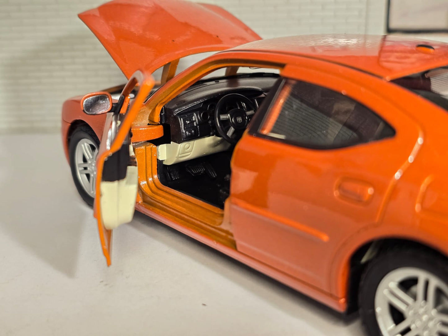 Dodge 2006 Charger Daytona R/T 22476 Welly 1:24