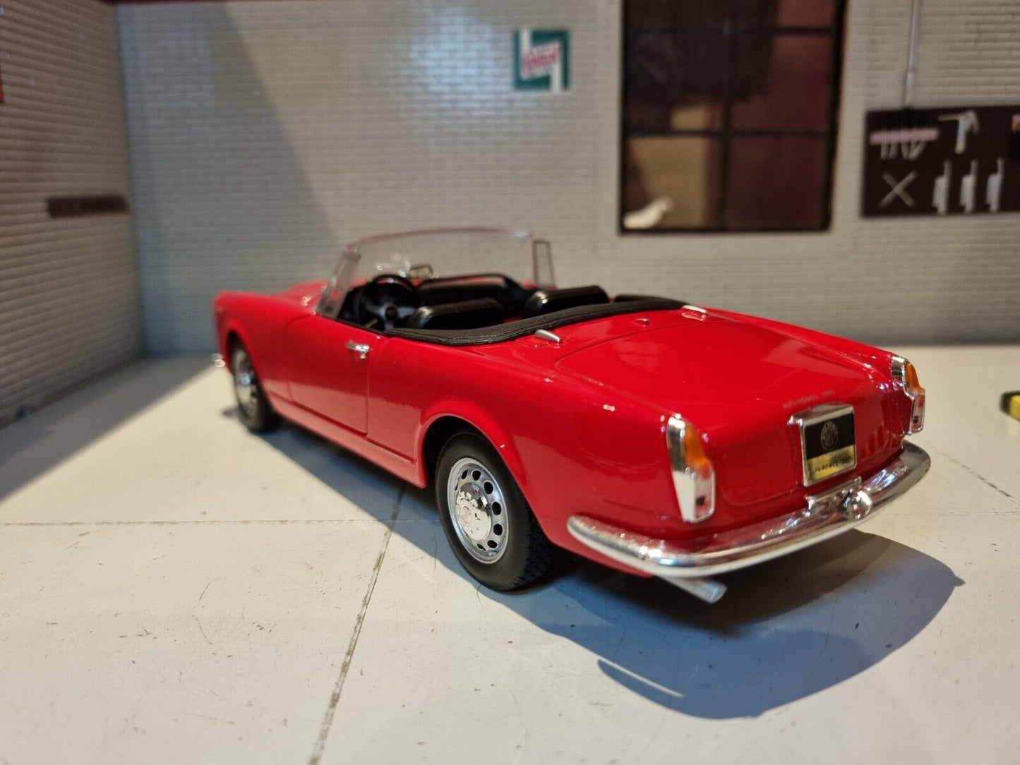 Alfa Romeo 1960 Spider 24003 Welly 1:24