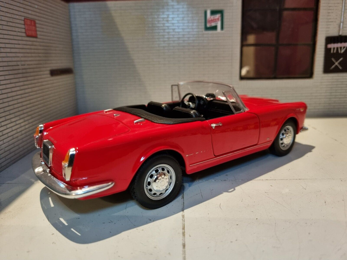 Alfa Romeo 1960 Spider 24003 Welly 1:24