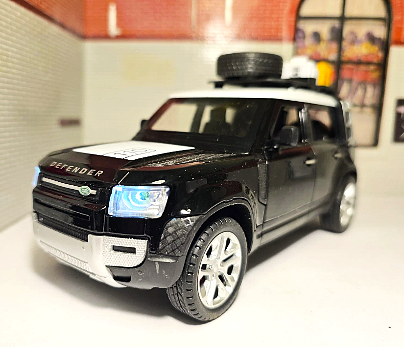 Land Rover 2022 Defender 110 CZ607 Che Zhi 1:24 (Blue/Green/Black)