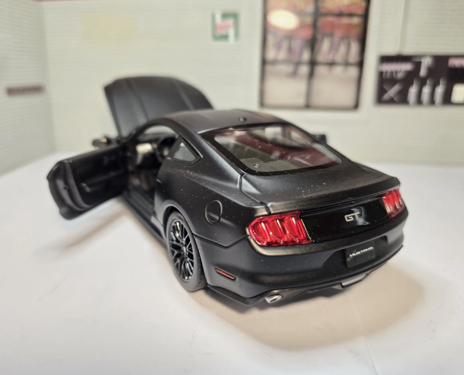 Ford 2015 Mustang GT 24062 Welly 1:24