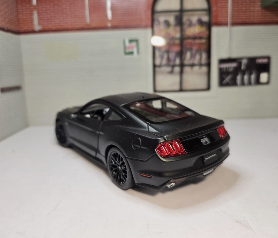 Ford 2015 Mustang GT 24062 Welly 1:24