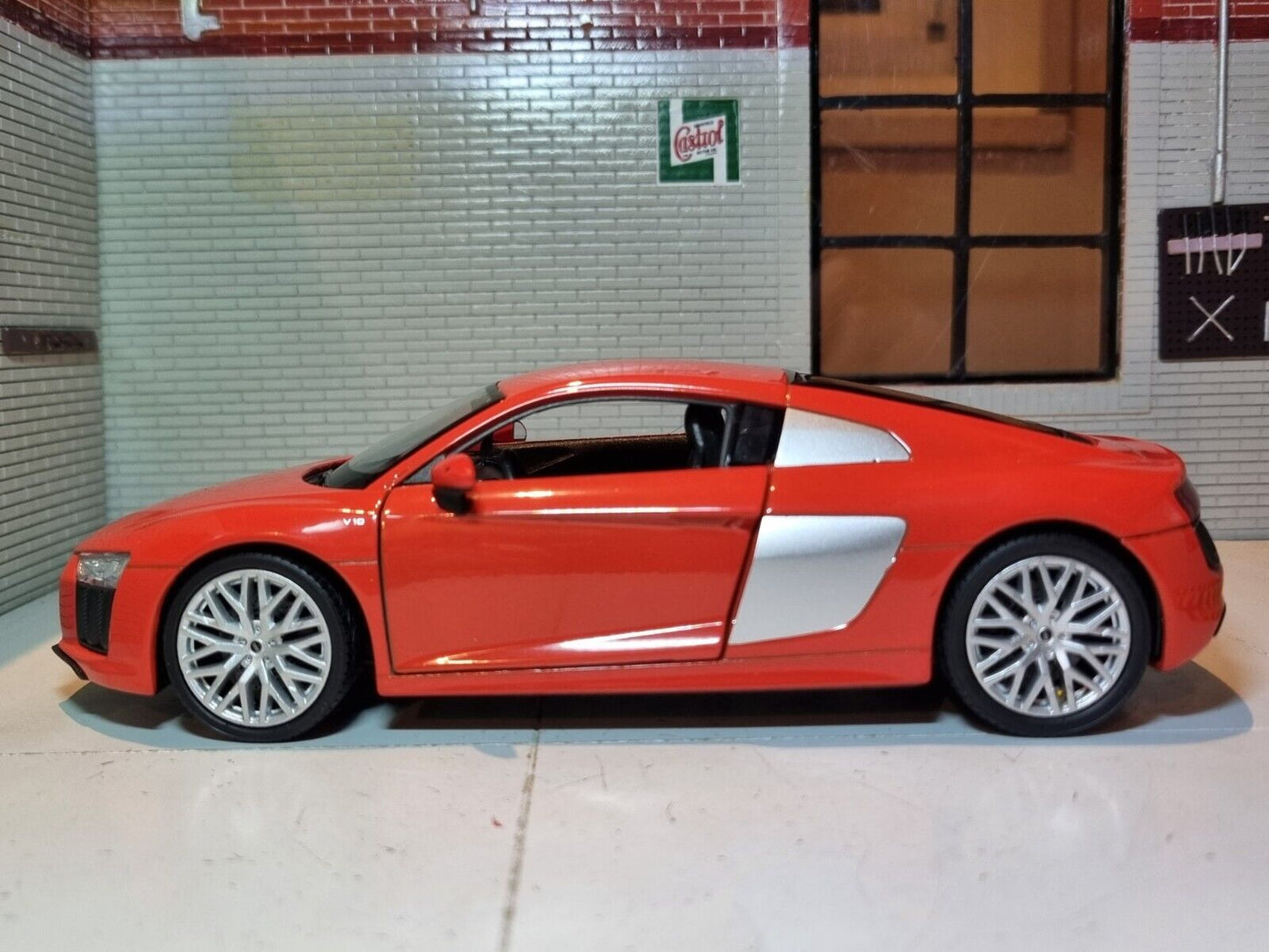 Audi 2016 R8 V10  24065 Welly 1:24