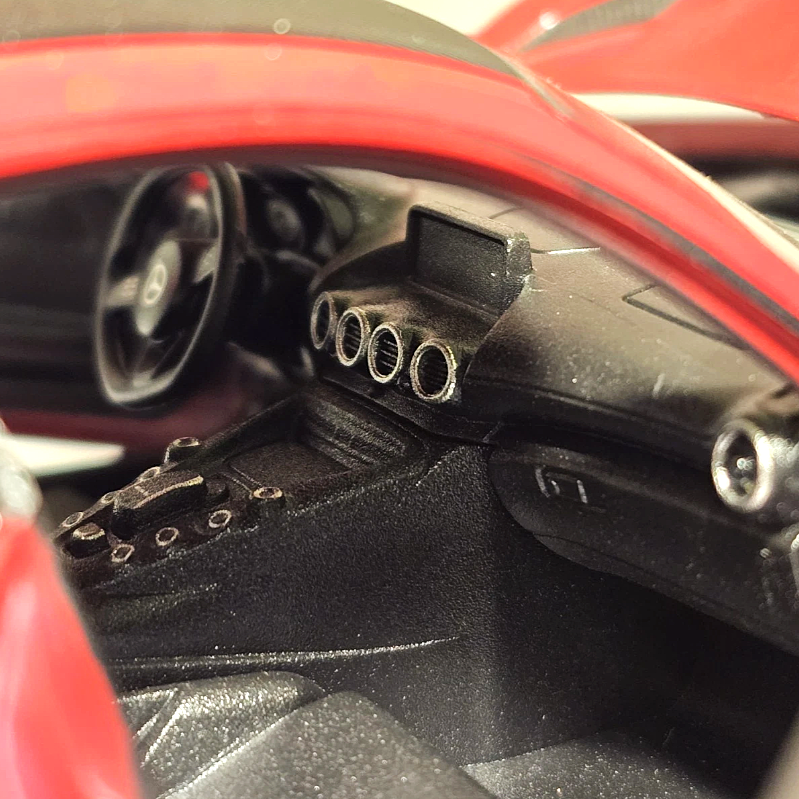 Mercedes 2017 AMG GT-R 24081 Welly 1:24 (RED/YELLOW)