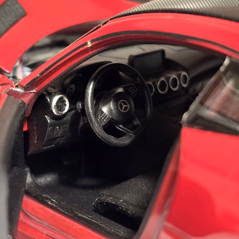 Mercedes 2017 AMG GT-R 24081 Welly 1:24 (RED/YELLOW)