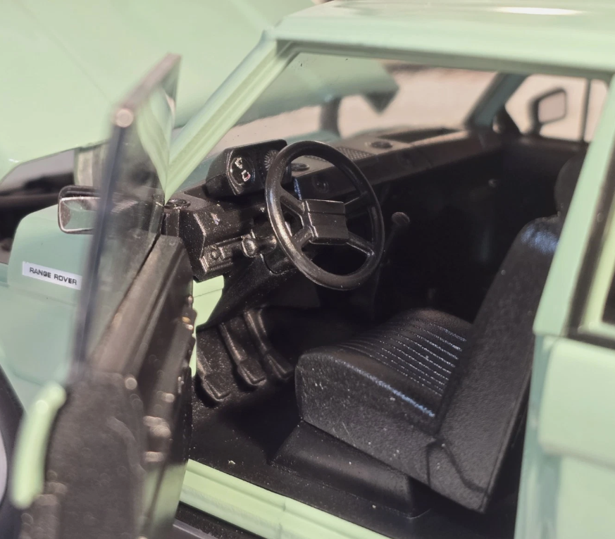 Range Rover 1977 2 Door Classic 24128 Welly 1:24