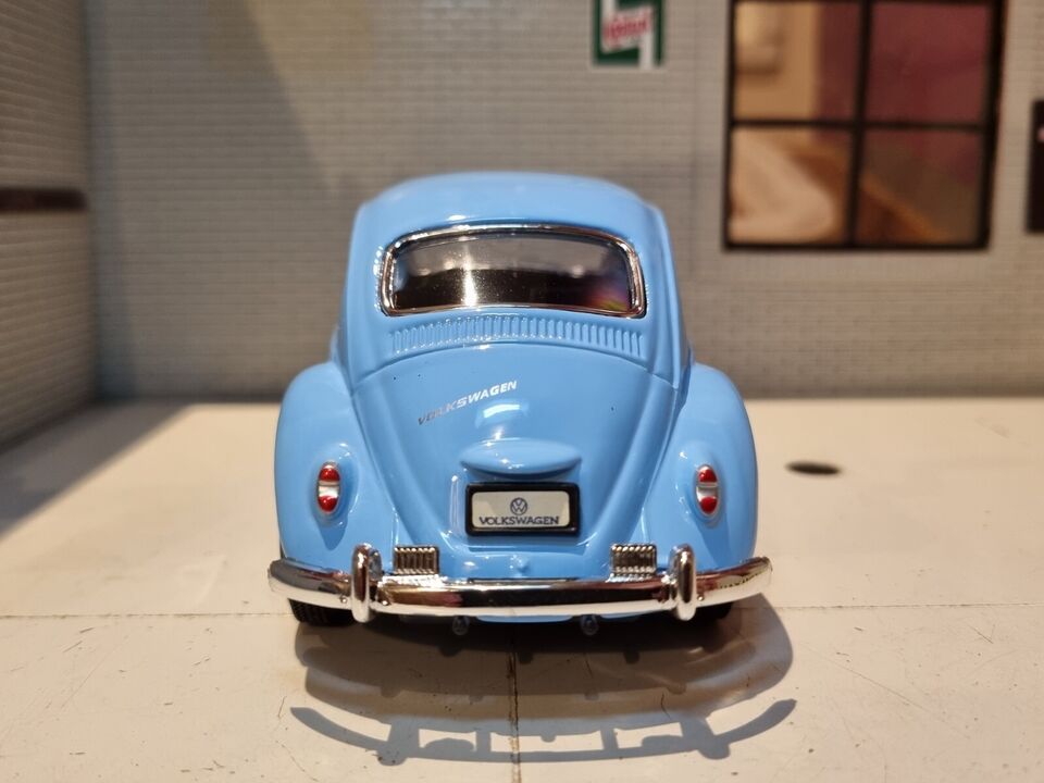 Volkswagen 1967 Beetle 24202 Lucky Diecast 1:24