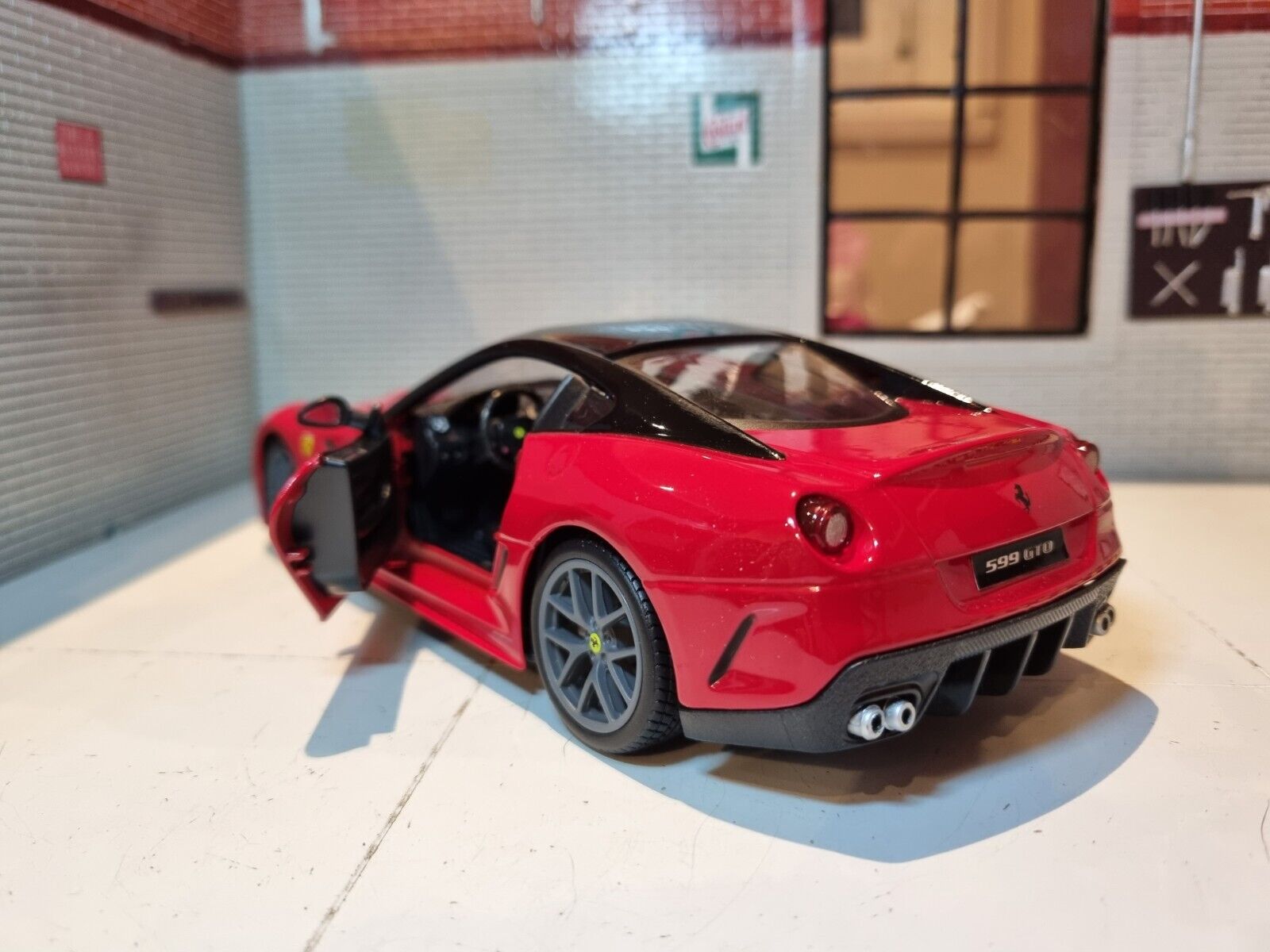 自動車 Bburago Ferrari 599 GTO 1/24 Ferrari 599 GTO 26019 Bburago 1:24 – Emberton Imperial