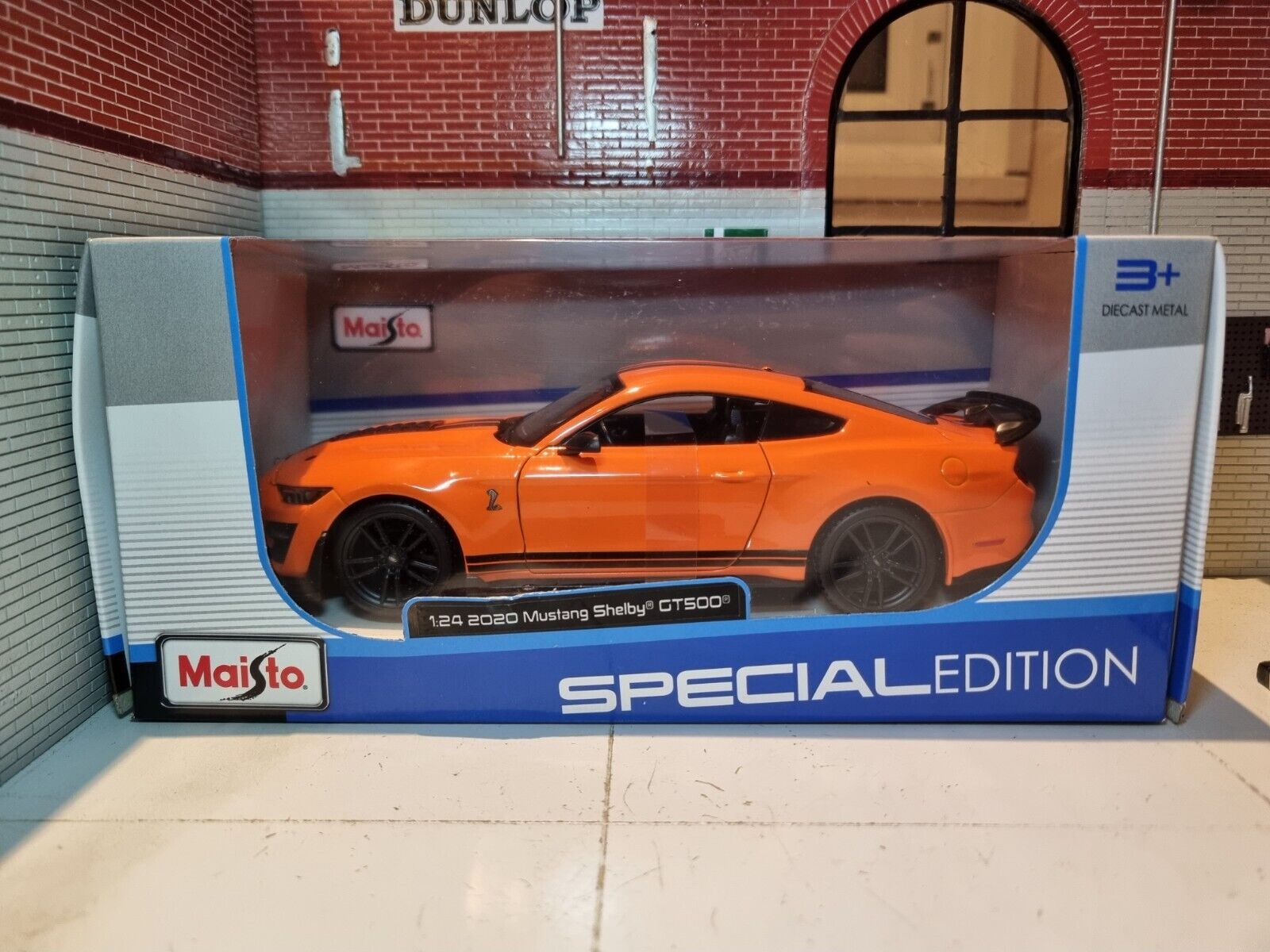 MAISTO DIE CAST 1: Car Model 2020 Mustang Shelby GT500, 31532