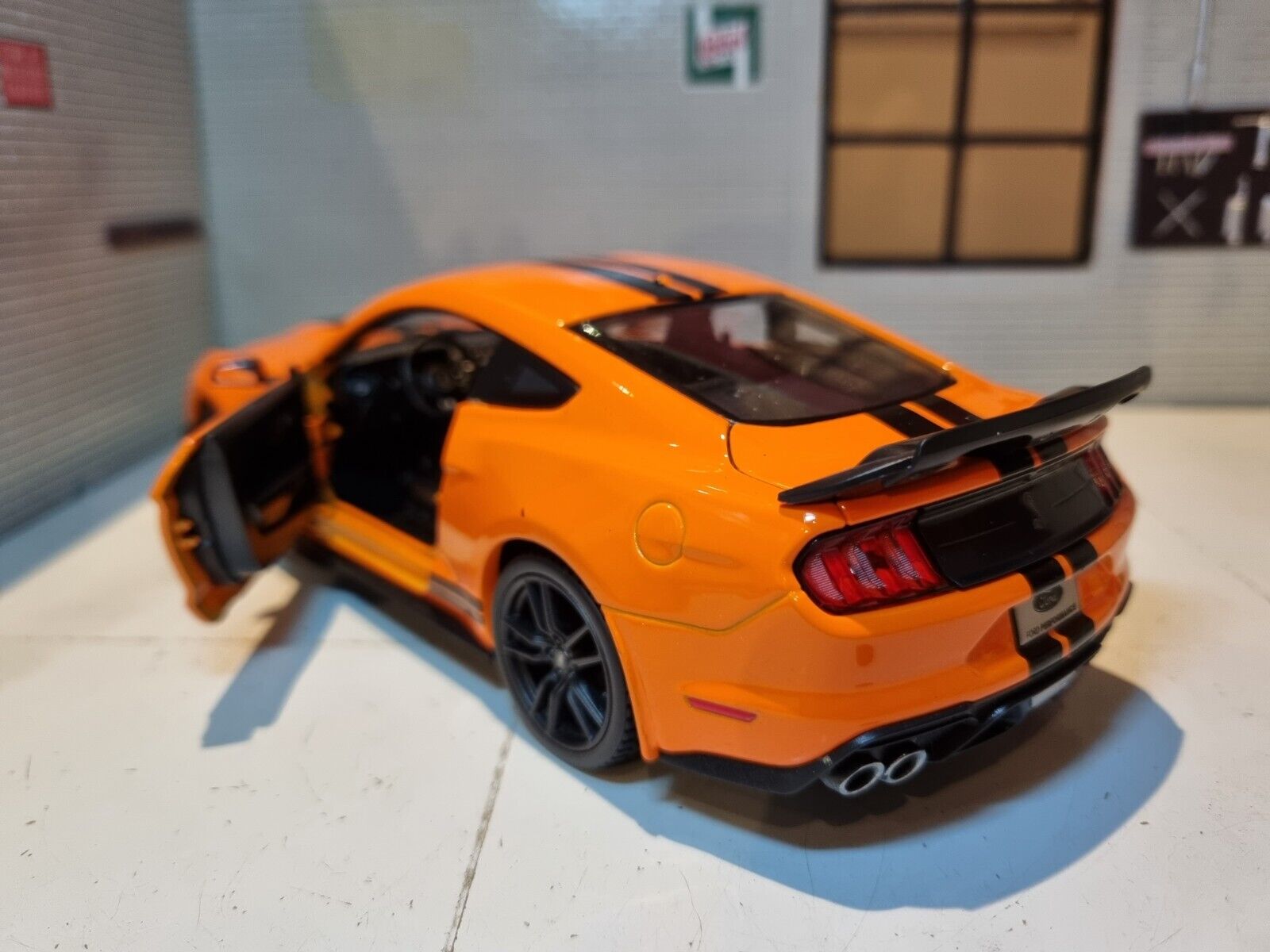 Modèle réduit Ford Mustang Shelby Gt500 Coupe 2020 - Gr 1/18 Modèle réduit Ford Mustang Shelby Gt500 Coupe 2020 - Gr 1/18