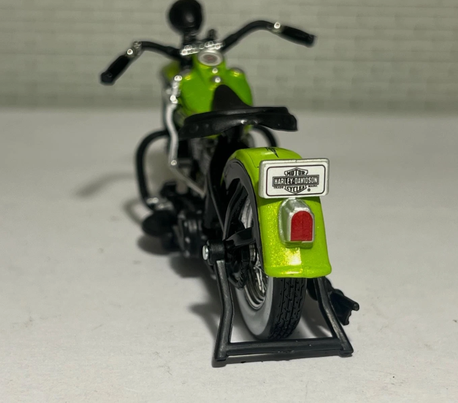 Ford 1948 F1 Pickup & Harley Davidson FL Panhead Motorbike Maisto 32171 1:24