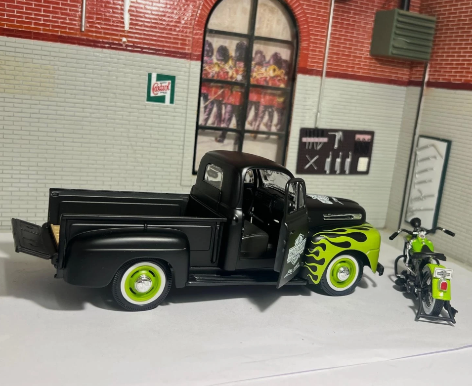 Ford 1948 F1 Pickup & Harley Davidson FL Panhead Motorbike Maisto 32171 1:24