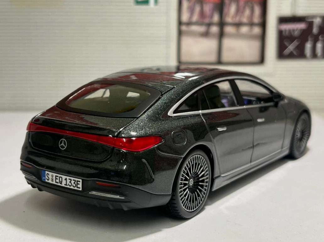 EQS by Mercedes EQ 32902 Maisto 1:27