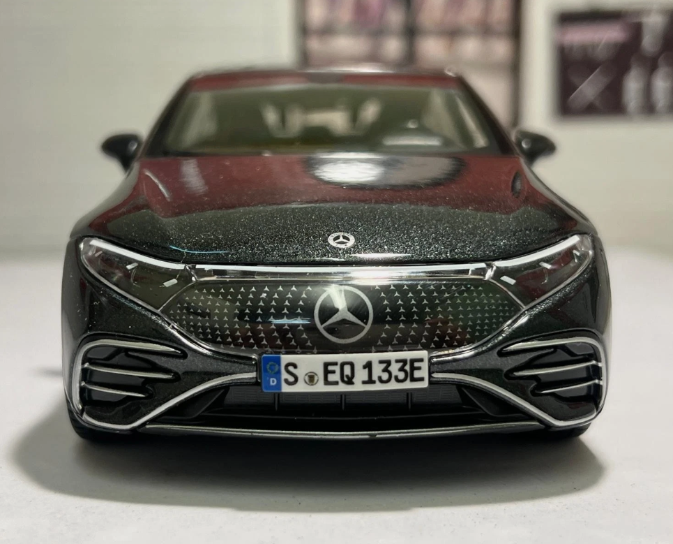 EQS by Mercedes EQ 32902 Maisto 1:27