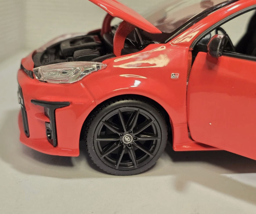 Toyota 2021 Yaris GR 32909 Maisto 1:24