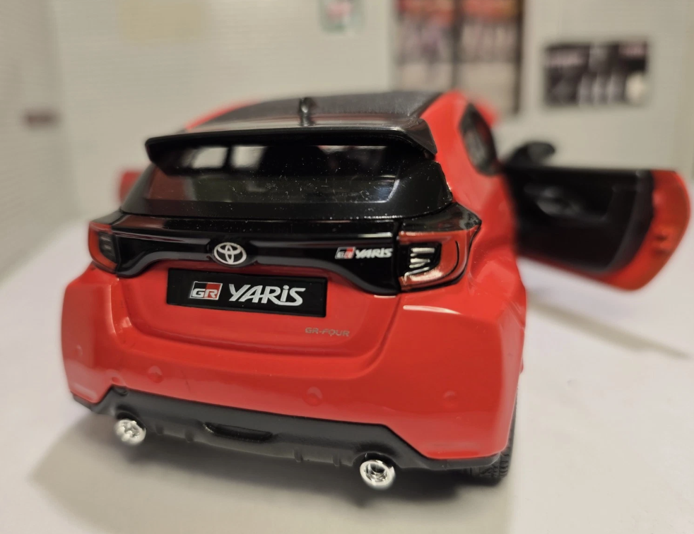 Toyota 2021 Yaris GR 32909 Maisto 1:24