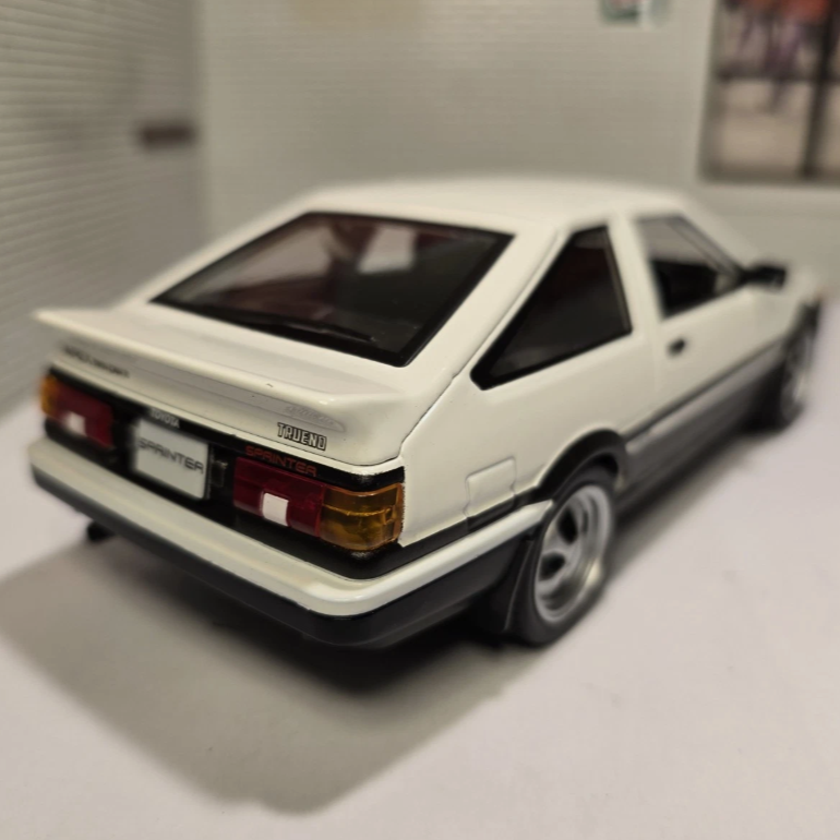 Toyota 1983 Sprinter Trueno AE86 32916 Maisto 1:24
