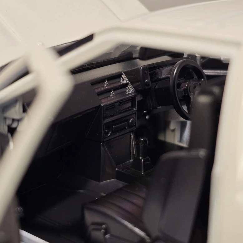 Toyota 1983 Sprinter Trueno AE86 32916 Maisto 1:24