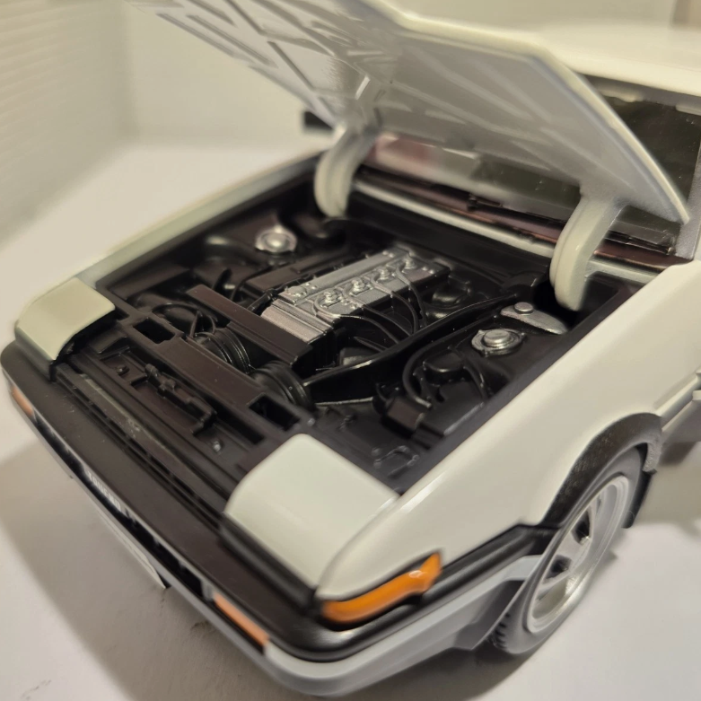 Toyota 1983 Sprinter Trueno AE86 32916 Maisto 1:24