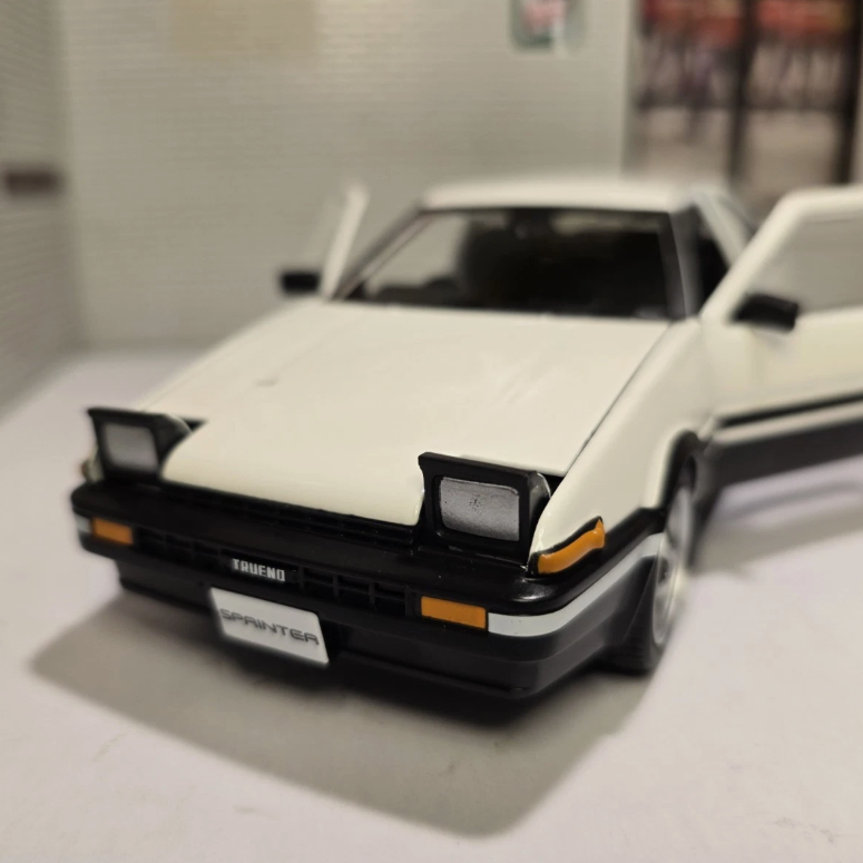 Toyota 1983 Sprinter Trueno AE86 32916 Maisto 1:24