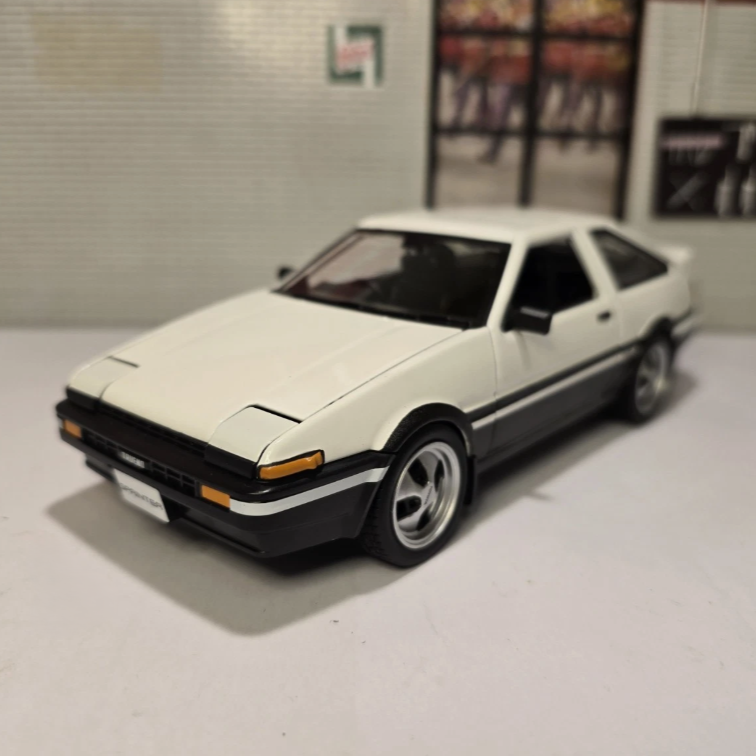Toyota 1983 Sprinter Trueno AE86 32916 Maisto 1:24
