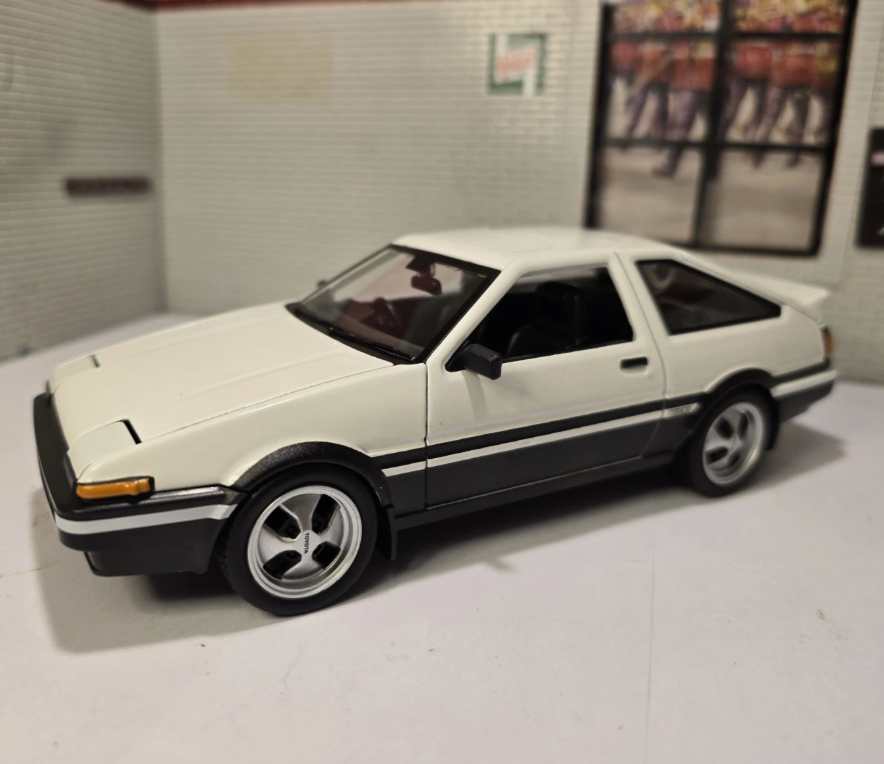 Aoshima maquette voiture 61985 Toyota AE86 Trueno Initial D - Fujiwara Takumi - Pré-peint 1/24 Aoshima maquette voiture 61985 Toyota AE86 Trueno Initial D - Fujiwara Takumi - Pré-peint 1/24