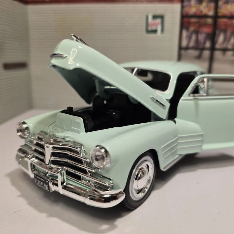 Chevrolet 1948 Aerosedan Fleetline 32921 Maisto 1:25