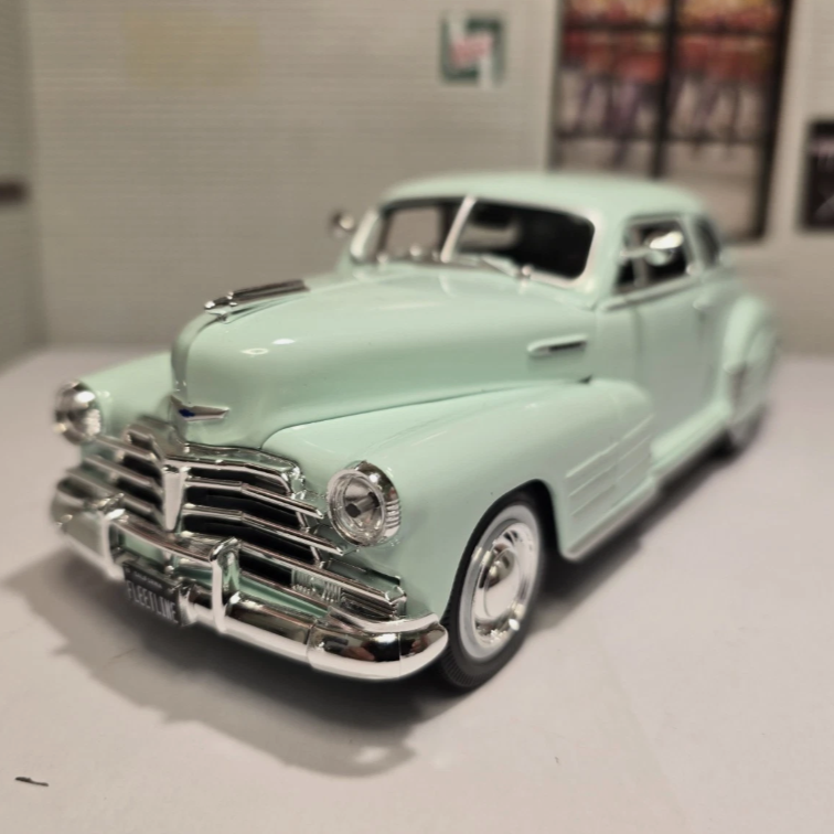 Chevrolet 1948 Aerosedan Fleetline 32921 Maisto 1:25