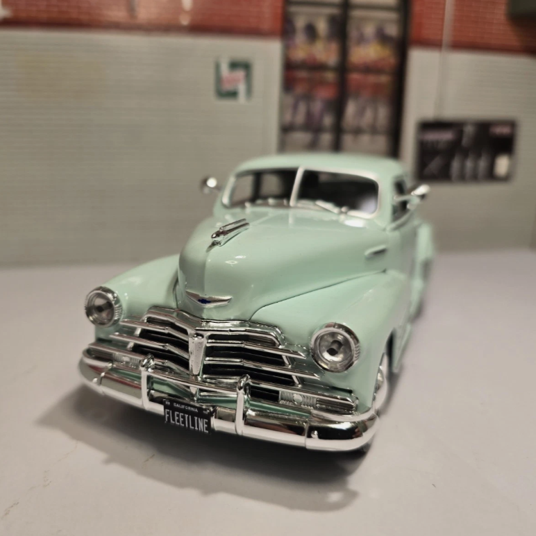 Chevrolet 1948 Aerosedan Fleetline 32921 Maisto 1:25
