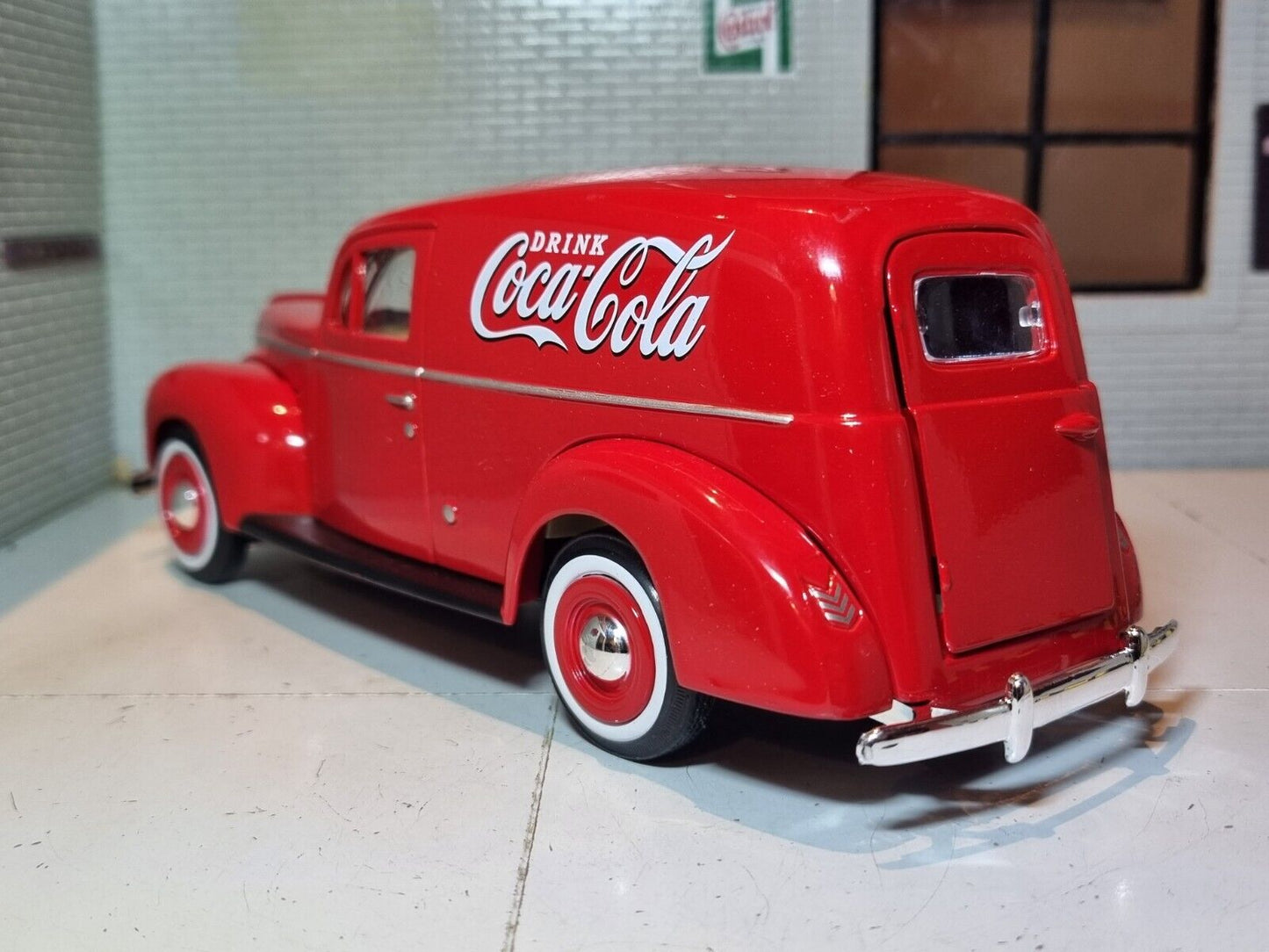 Ford Limousine 1940 Coca Cola Lieferwagen 365913 Motormax 1:24