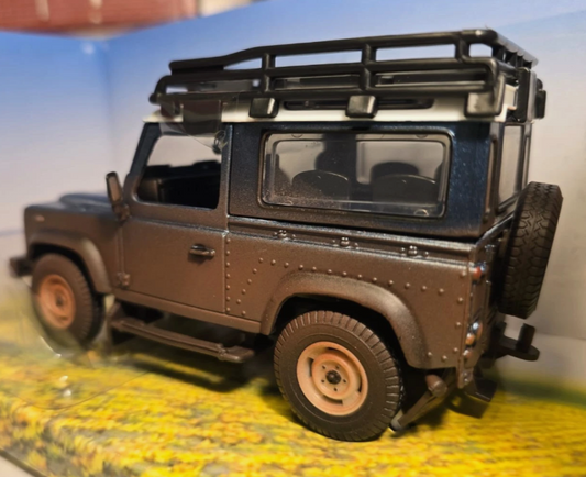 Land Rover Defender TDi TD5 90 Muddy 1:32