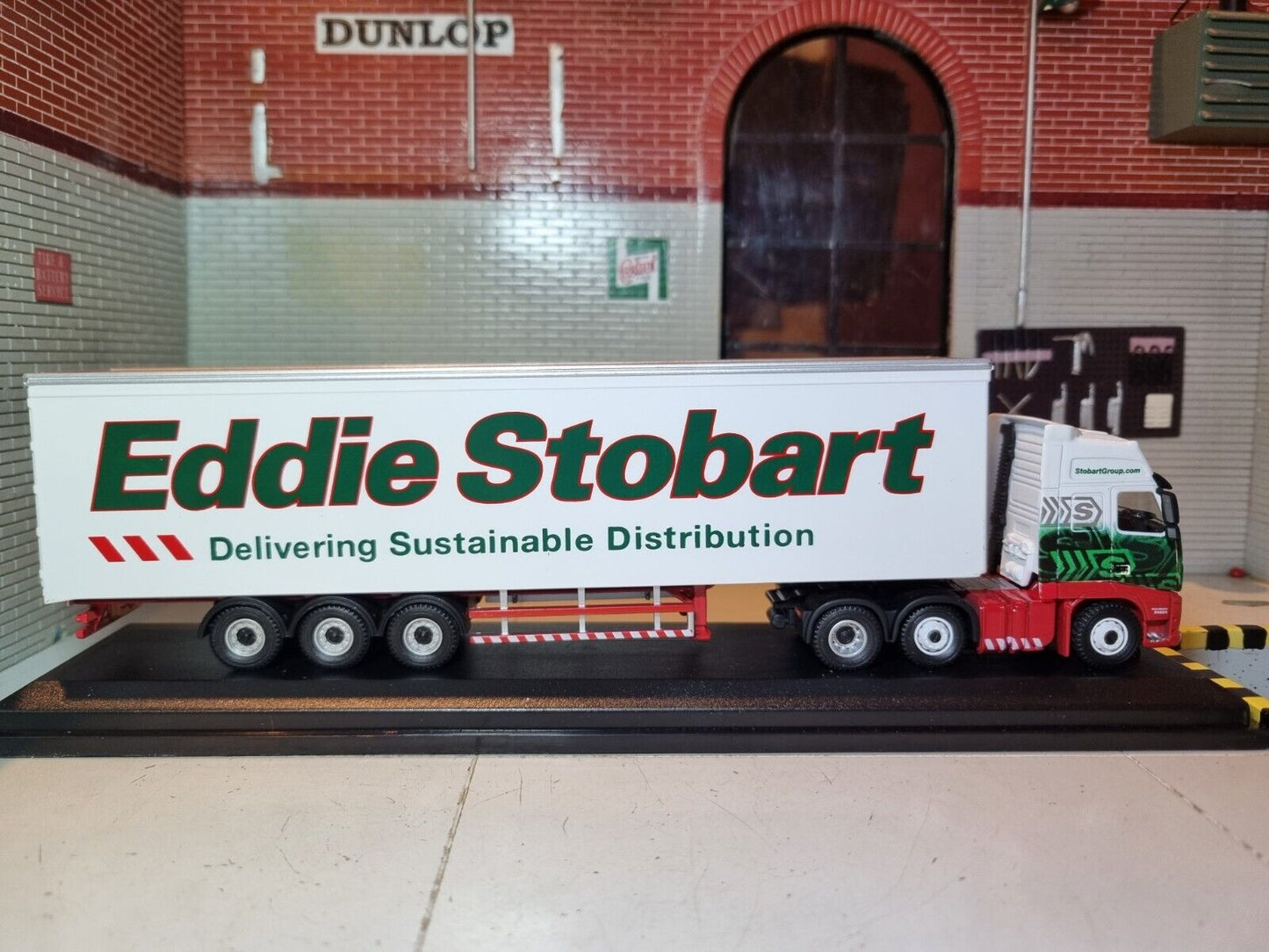 Eddie Stobart Volvo FH 460 Box Trailer Marina Elizabeth H4824 1:76