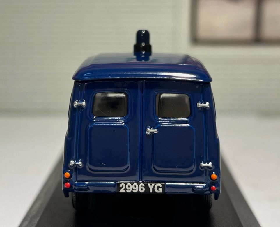 Morris 1975 Minor 1000 British Police Dog Van 1:43