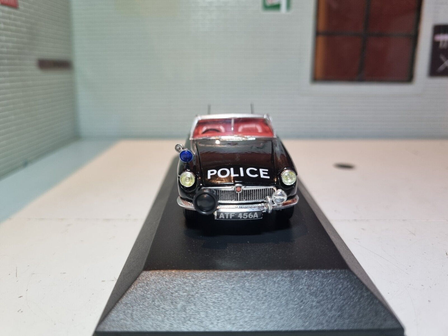 MGB Lancashire Police Roadster 4650106 Atlas 1:43