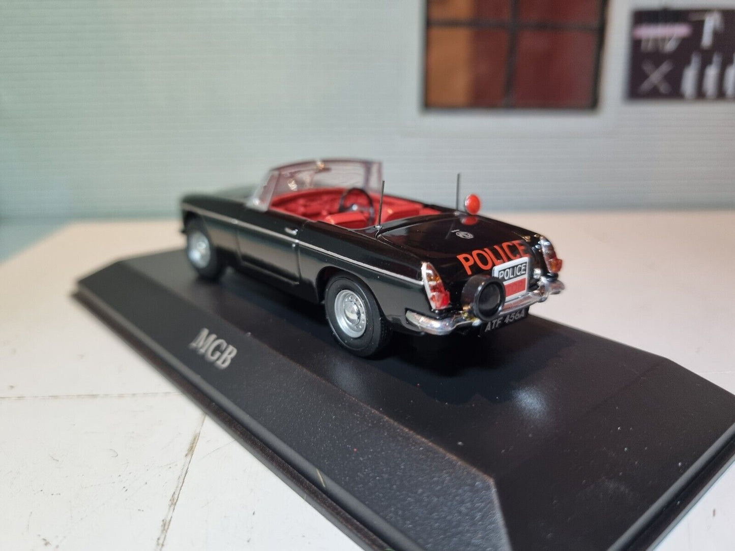 MGB Lancashire Police Roadster 4650106 Atlas 1:43