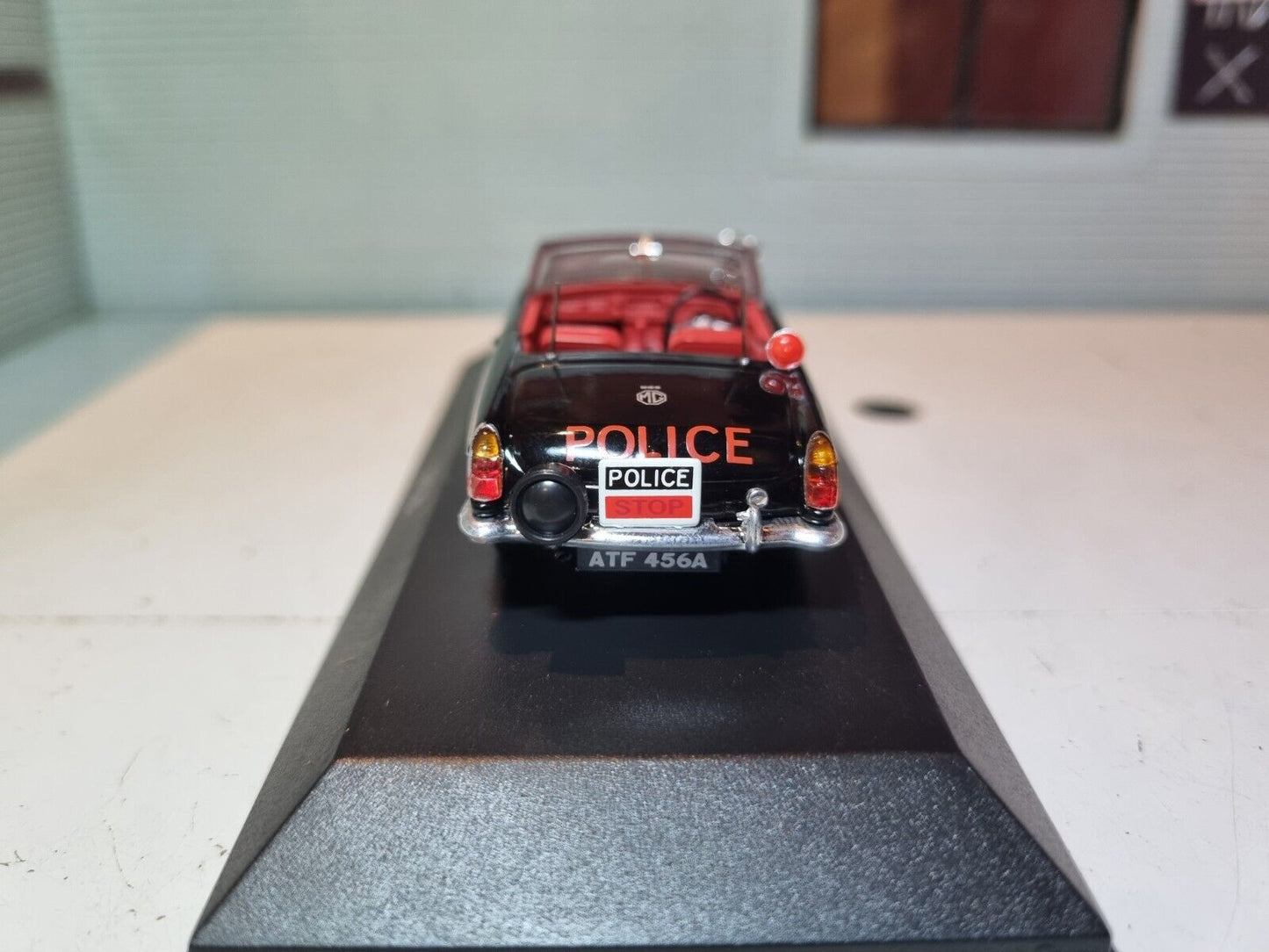 MGB Lancashire Police Roadster 4650106 Atlas 1:43