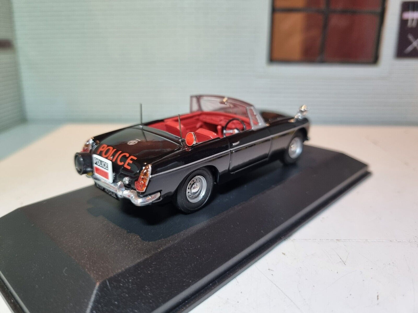 MGB Lancashire Police Roadster 4650106 Atlas 1:43