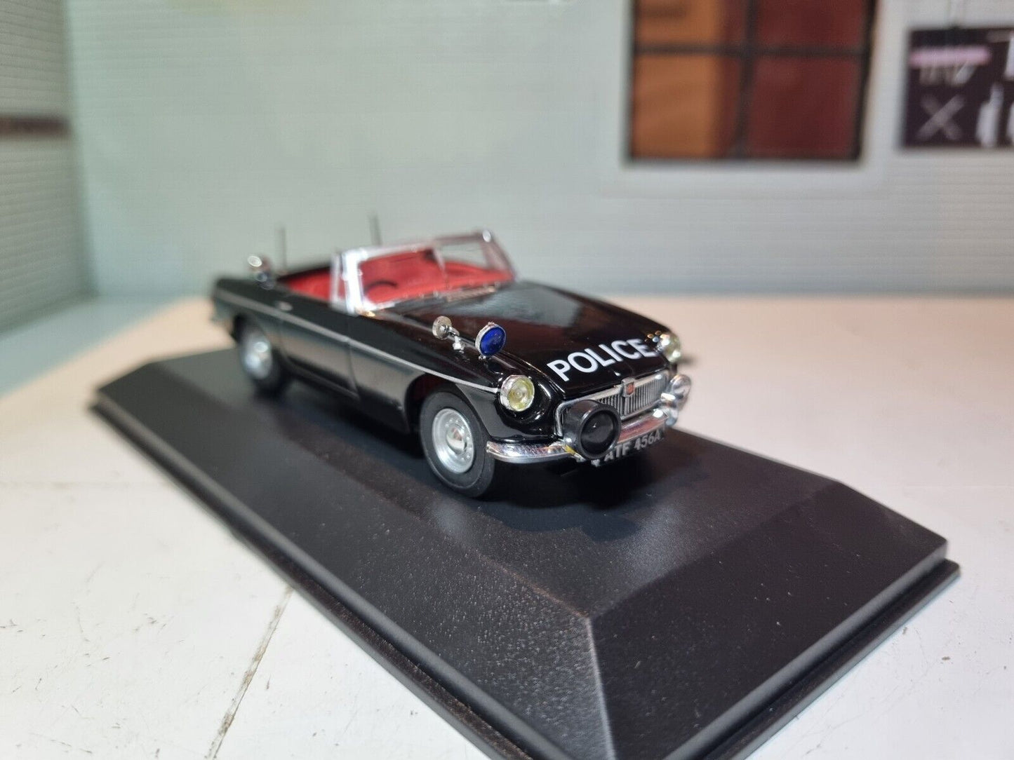 MGB Lancashire Police Roadster 4650106 Atlas 1:43