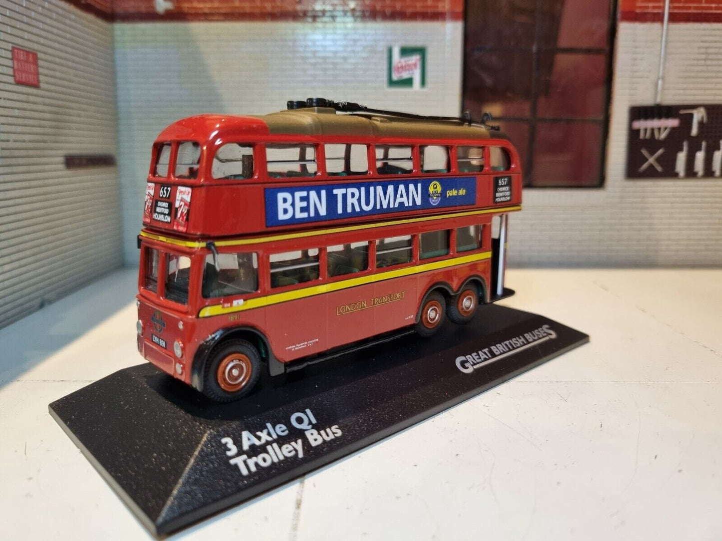 AEC 1948 3 Axle Q1 Trolley Bus 4655104 Atlas 1:76