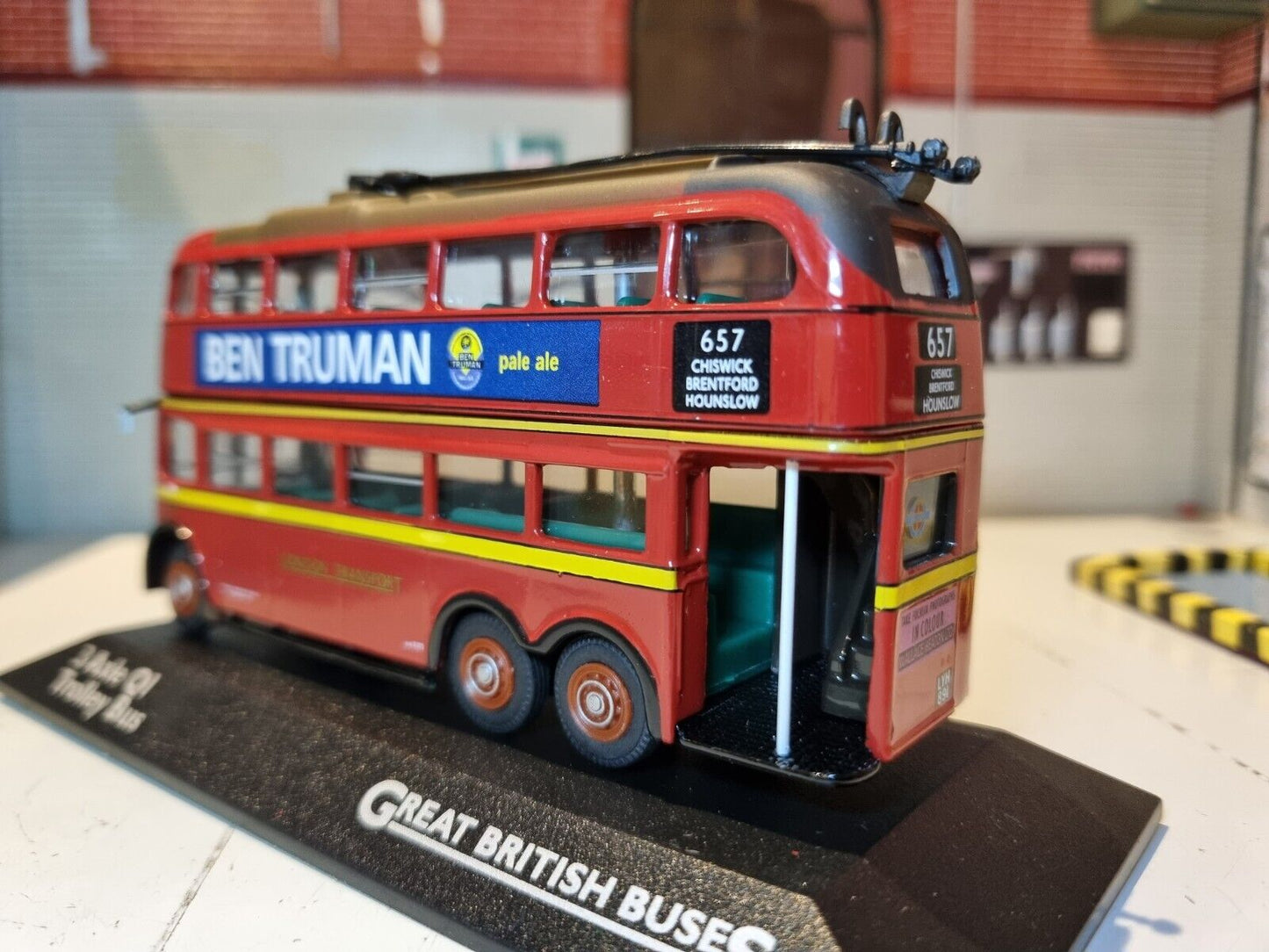 AEC 1948 3 Axle Q1 Trolley Bus 4655104 Atlas 1:76