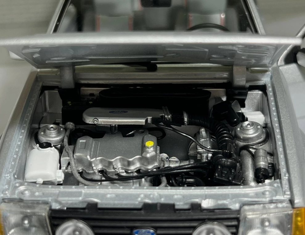 Ford 1984 Escort XR3i Cabriolet 4993 Sunstar 1:18