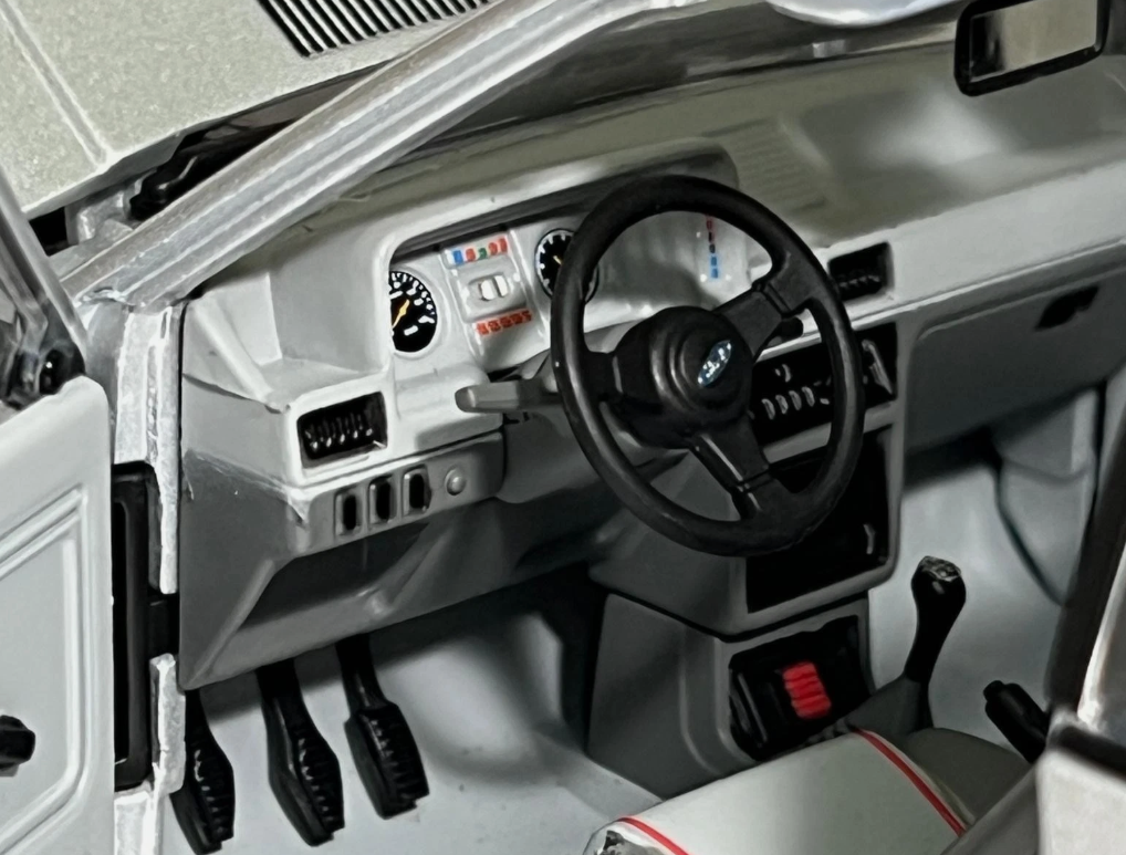 Ford 1984 Escort XR3i Cabriolet 4993 Sunstar 1:18